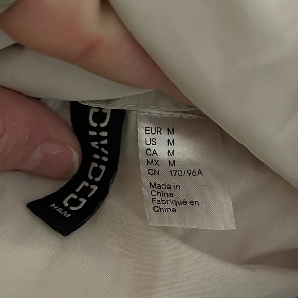 H&M Cropped Puffer Vest - Cream Beige- medium - Picture 4 of 6